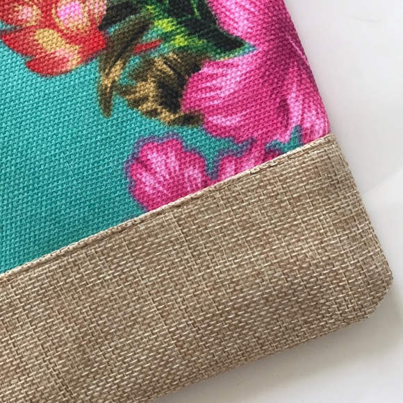 Floral Wristlet/Cosmetic Bag - Picture 3 of 6